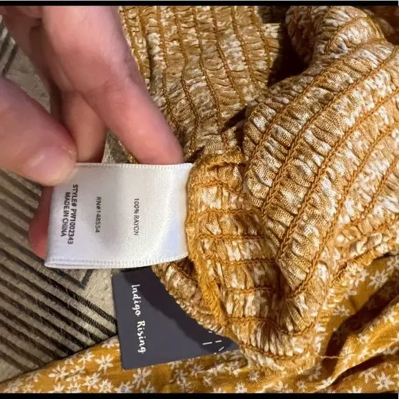 Índigo Rising Cropped Top - Picture 8 of 9